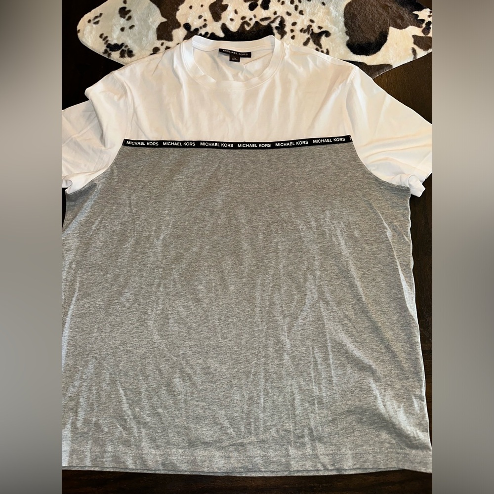 Michael Kors Men’s White/ Gray Shirt Sz. XL
